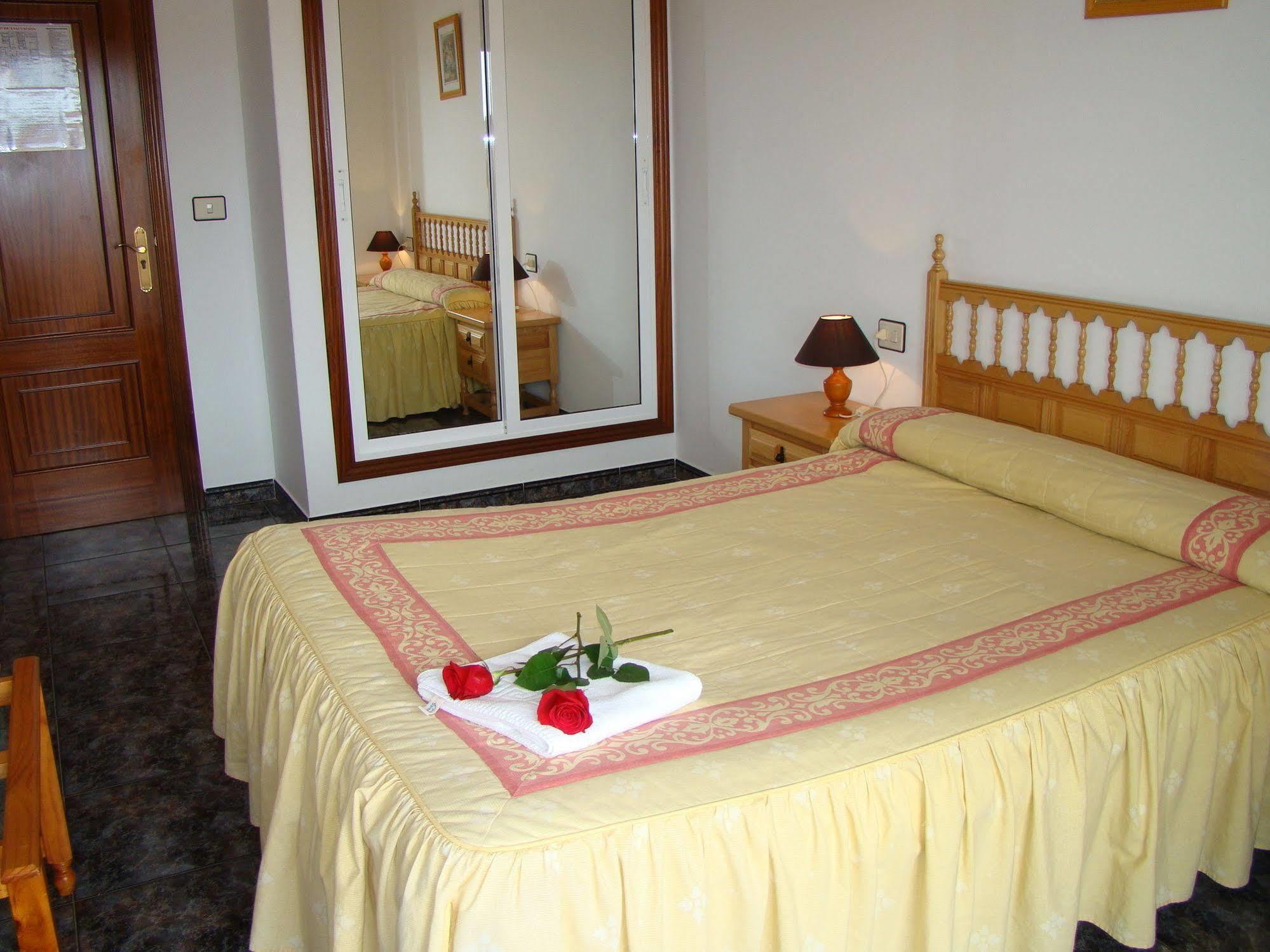 Hostal San Roque Vera Dış mekan fotoğraf